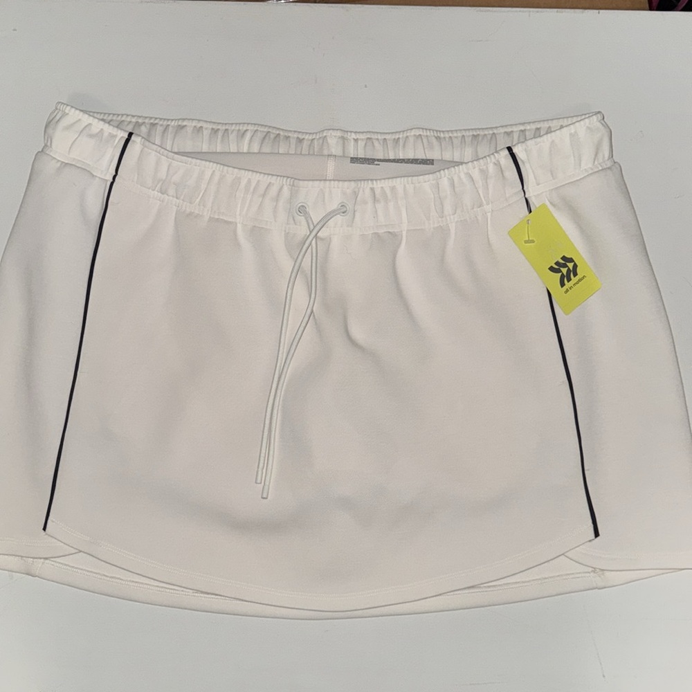 NWT All in Motion Cream Skort Bottoms